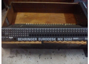 Behringer Eurodesk MX3282
