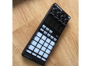 Native Instruments Traktor Kontrol F1 (21268)