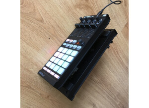 Native Instruments Traktor Kontrol F1 (98058)