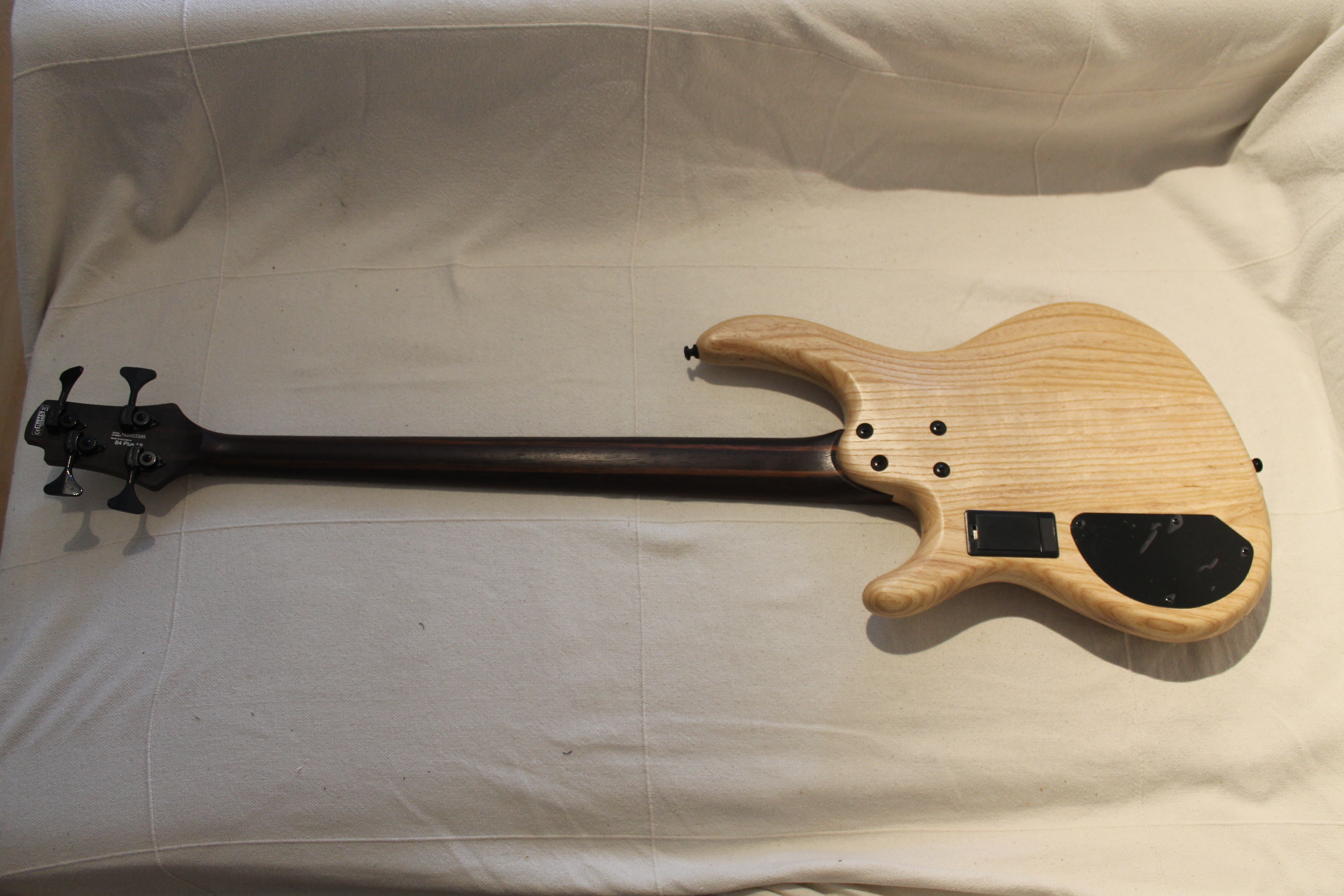 Cort B4 Plus AS : Test Cort Artisan Photo B4 6.JPG