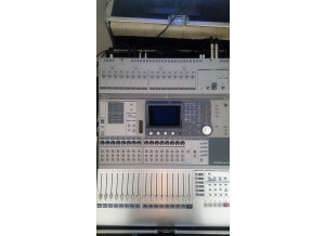 Tascam DM-3200 (25792)