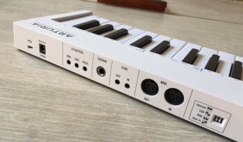 Arturia KeyStep : face arrière Arturia KeyStep : face arrière