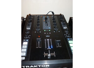 Native Instruments Traktor Kontrol F1 (52408)