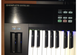 Native Instruments Komplete Kontrol S61 (99695)