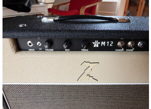 M12 2