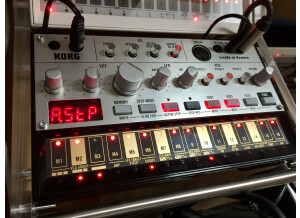 Behringer MICROMIX MX400 (48571)