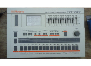 Roland TR-707 (95407)
