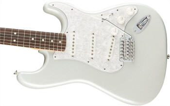 Fender Special Edition White Opal Stratocaster : xxld 122875 0140201534 gtr cntbdyleft 001 nr