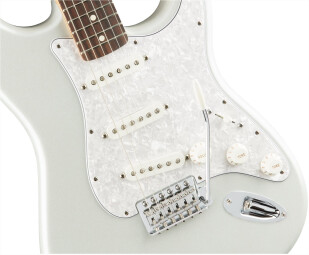 Fender Special Edition White Opal Stratocaster : xxld 122877 0140201534 gtr frtbdydtl 001 nr
