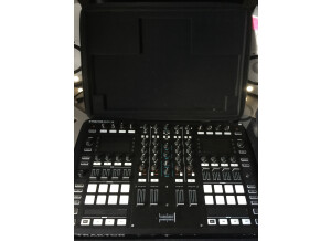 Native Instruments Traktor Kontrol S8 (19337)