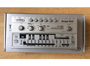 Cyclone Analogic Bass Bot TT-303 (68055)