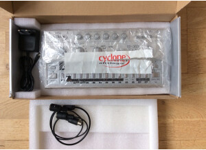 Cyclone Analogic Bass Bot TT-303 (98593)