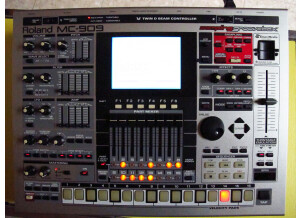 Roland MC-909 Sampling Groovebox (40515)