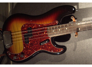 Fender precision bass reissue 62' (japan)