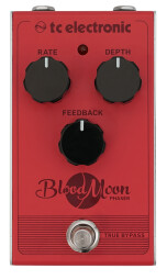 TC Electronic Blood Moon Phaser : blood moon phaser front hires