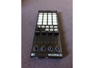 Native Instruments Traktor Kontrol F1 (59809)