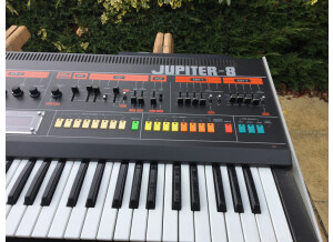 Roland Jupiter-8 (87880)