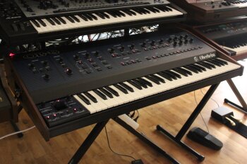 Oberheim OB-8 : OB 8 01.JPG Oberheim OB-8 : OB 8 01.JPG