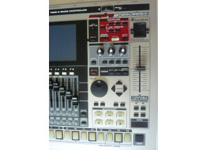 Roland MC-909 Sampling Groovebox (77543)