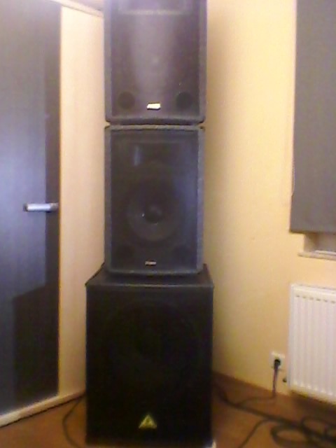 Behringer Eurolive B1800D-PRO