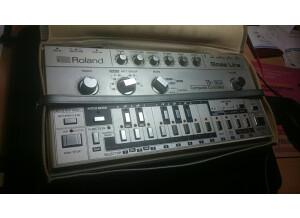Roland tb 303 1528887