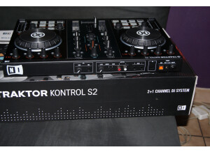 Native Instruments Traktor Kontrol S2 mk2 (59053)