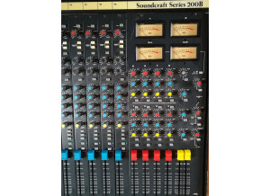 Soundcraft 200-B 24/4/2 (70710)