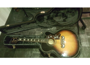 Epiphone "Mayday Monster" EJ-200SCE Outfit (57130)