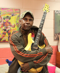 Guitares : IMG 5942.JPG Guitares : IMG 5942.JPG