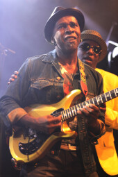 Guitares : IMG 6050.JPG Guitares : IMG 6050.JPG