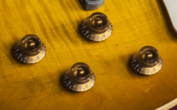 Gibson Mark Knopfler 1958 Les Paul Standard : LP58MKSBNH1 ELECTRONICS PANEL 02 Gibson Mark Knopfler 1958 Les Paul Standard : LP58MKSBNH1 ELECTRONICS PANEL 02