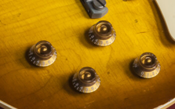 Gibson Mark Knopfler 1958 Les Paul Aged & Signed : LP58MKTASBNH1 ELECTRONICS PANEL 02 Gibson Mark Knopfler 1958 Les Paul Aged & Signed : LP58MKTASBNH1 ELECTRONICS PANEL 02