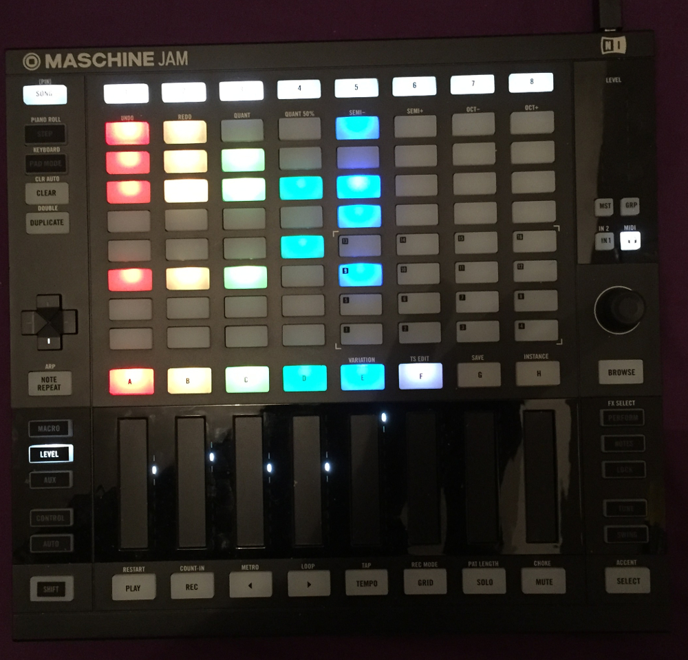 Native Instruments Maschine Jam : song