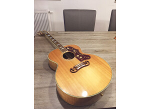 Gibson SJ-200 - Antique Natural (87641)