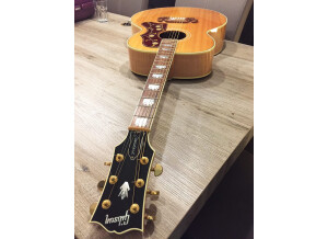 Gibson SJ-200 - Antique Natural (40267)