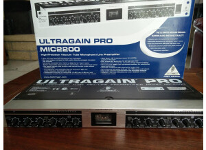 Behringer Ultragain Pro MIC2200 (76437)