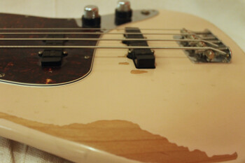 Fender Flea Jazz Bass : IMG 9944.JPG
