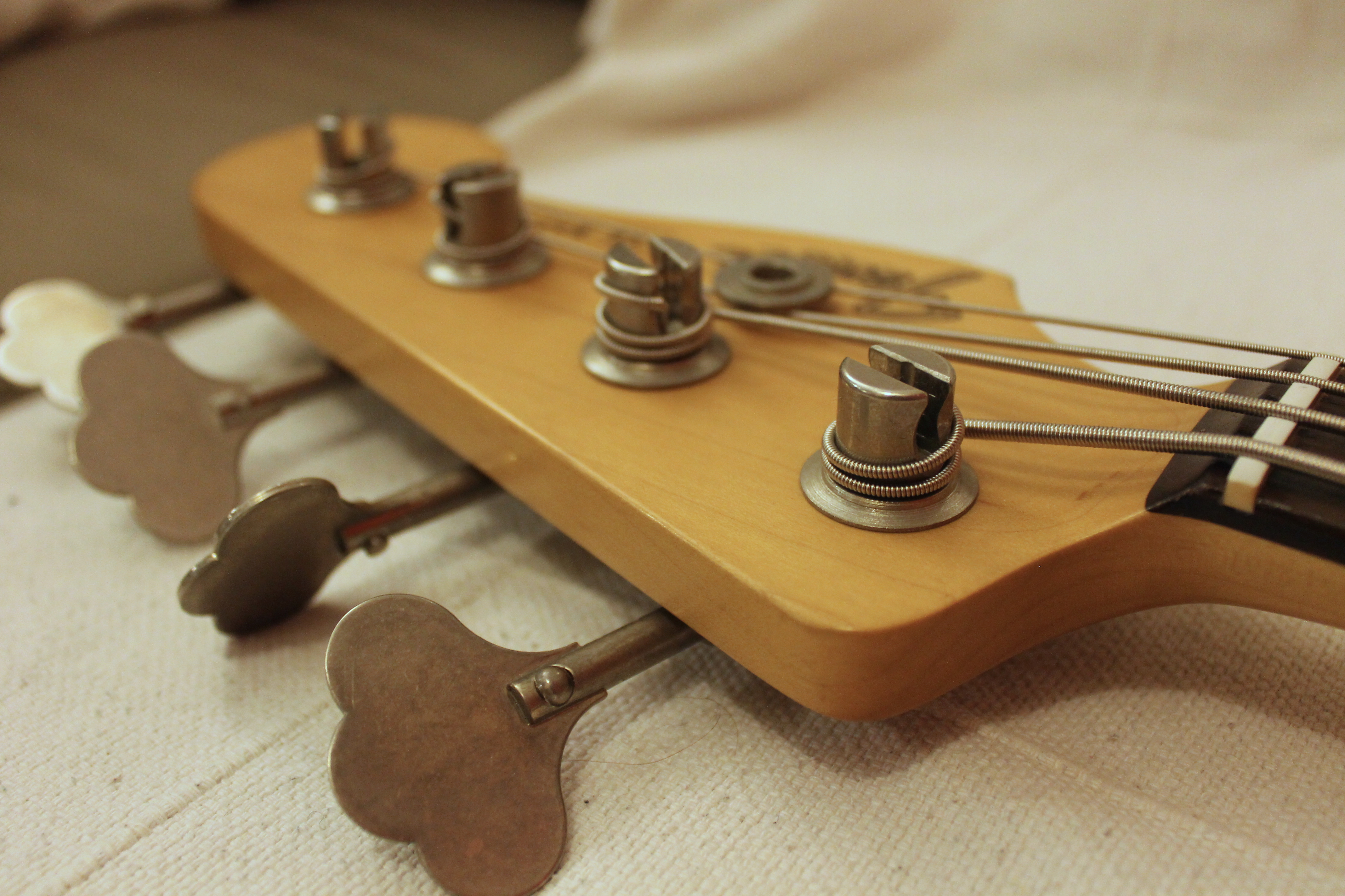 Fender Flea Jazz Bass : IMG 9945.JPG