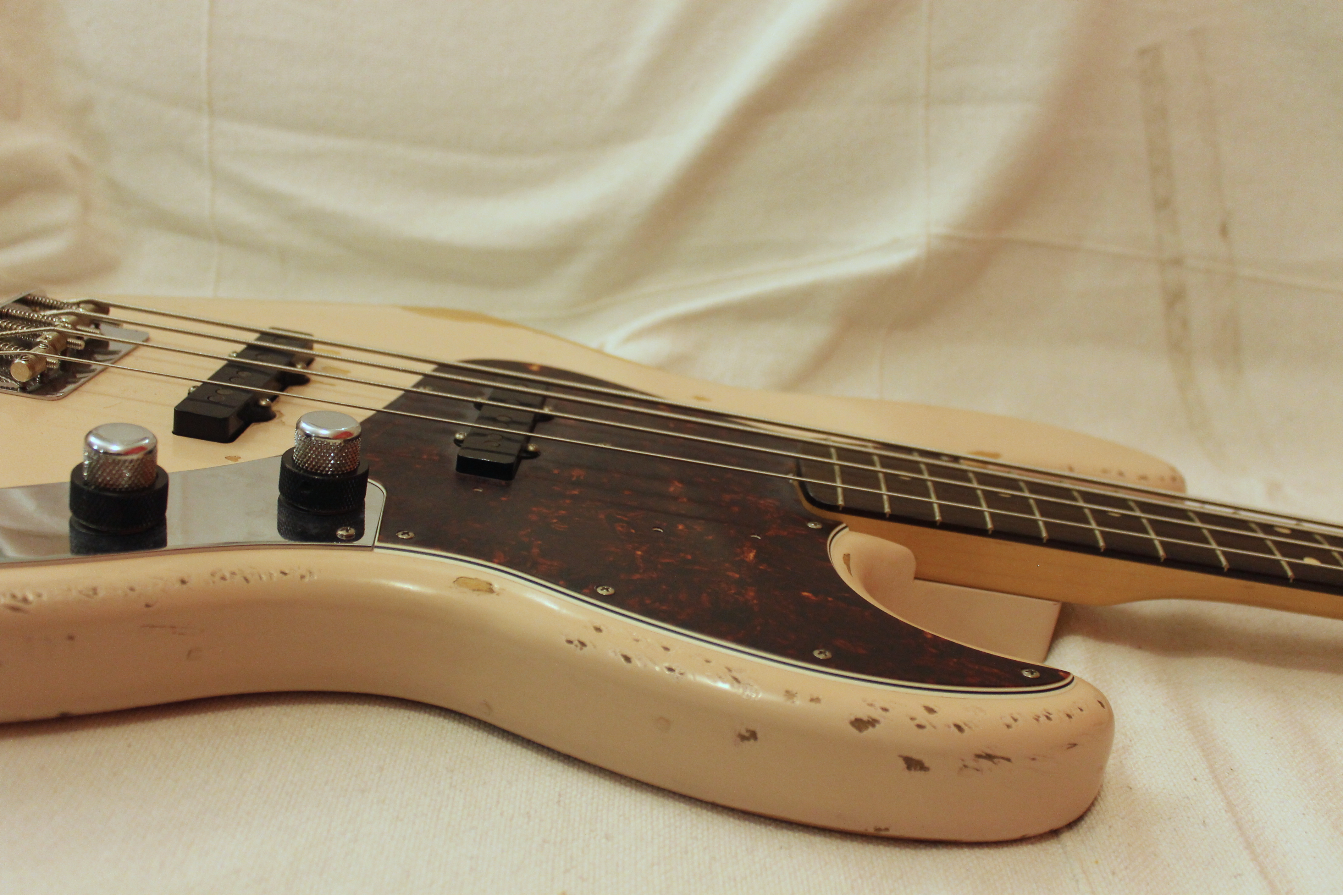 Fender Flea Jazz Bass : IMG 9951.JPG