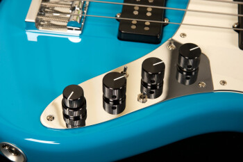 Sadowsky Vintage Single Cut Bass Controls 1500x998 Sadowsky Vintage Single Cut Bass Controls 1500x998