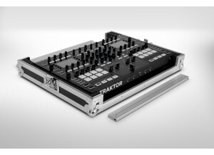 Native Instruments Traktor Kontrol S8 (36374)