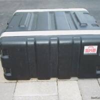 Cherche 10 fly case SKB 6U 1ère génération