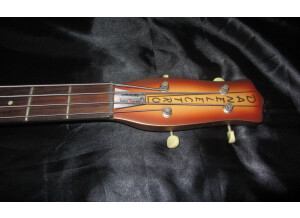 Danelectro Dead On! '58 Longhorn Bass (71139)