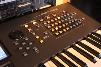 Yamaha Montage 6 : Montage 2tof 009.JPG Yamaha Montage 6 : Montage 2tof 009.JPG