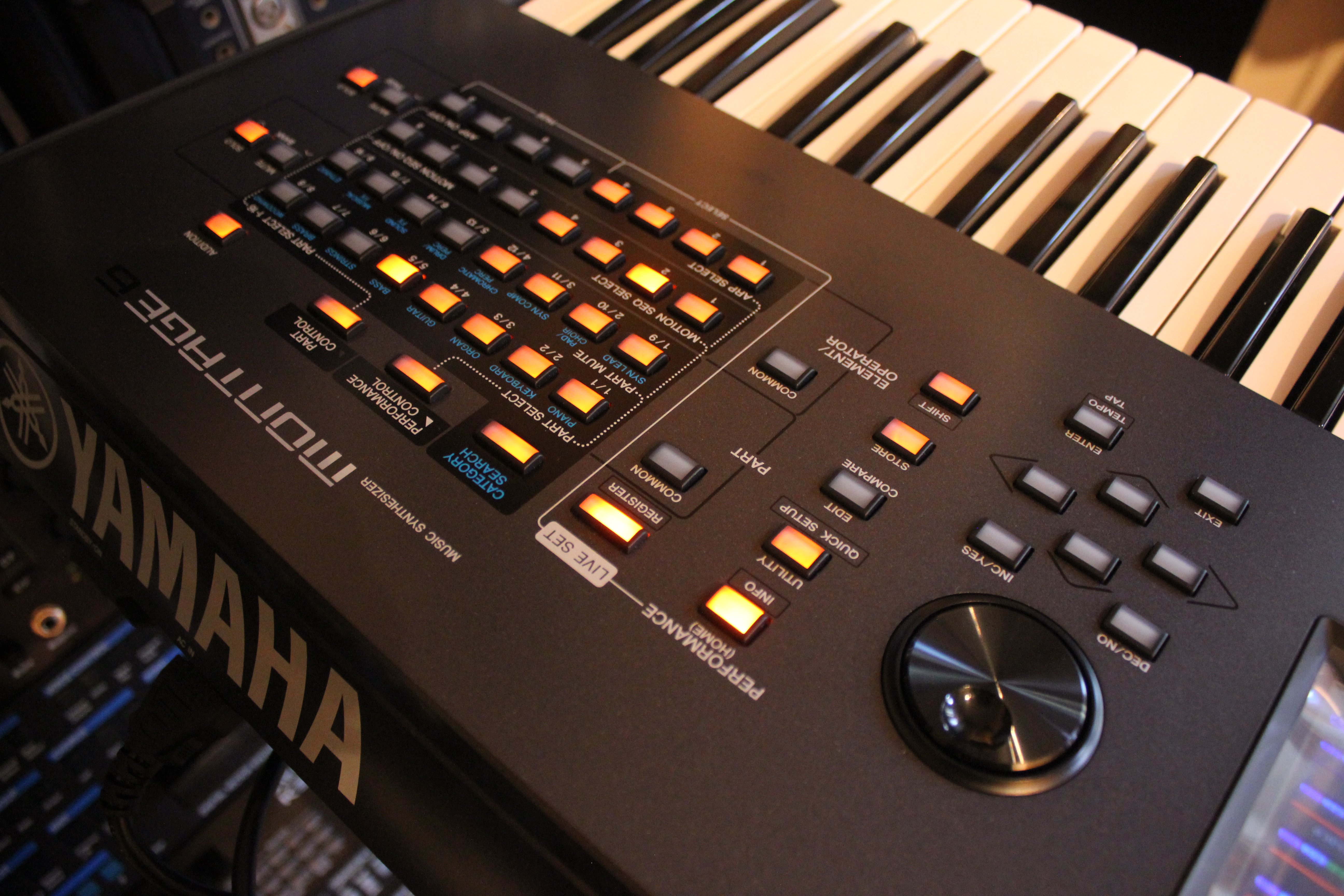 Yamaha Montage 6 : Montage 2tof 020.JPG