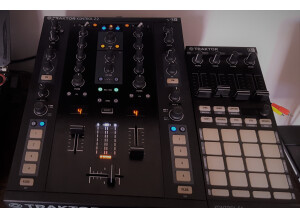 Native Instruments Traktor Kontrol F1 (60004)