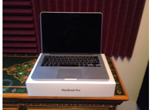 Apple MacBook 2.4 GHz Intel Core 2 Duo (1662)
