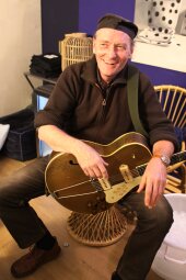 Geordie Walker LP.JPG Geordie Walker LP.JPG