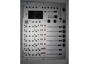 Behringer DX 1000