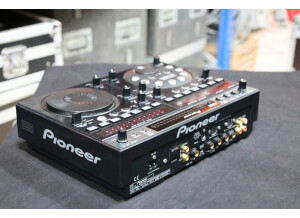 Pioneer EFX-1000 (98700)